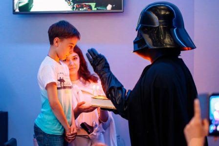Именинник и Дарт Вейдер на празднике в LaserLand Казань
